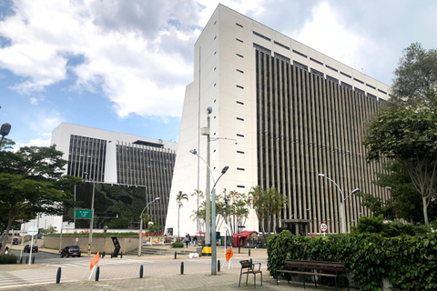 Medellín: Tour guiado a pie con paradas gastronómicas