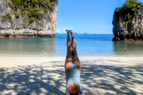 Krabi: Phi Phi Small Group Tour & Early Maya Bay with lunch