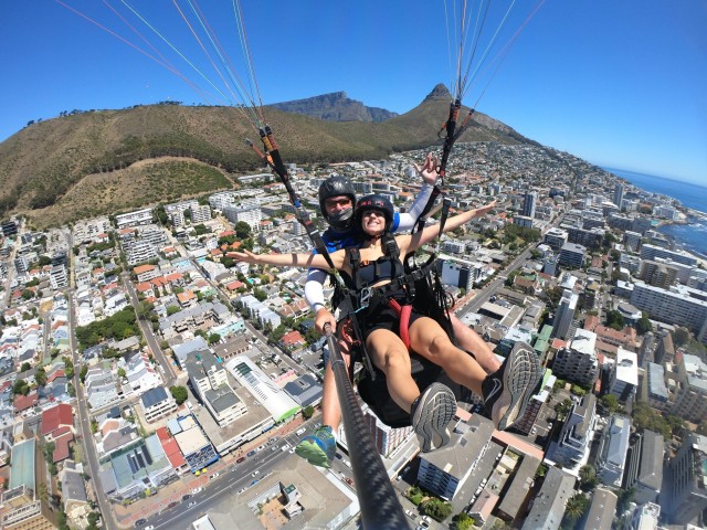 Visit Cape Town Tandem Paragliding with views of Table Mountain in Ciudad del Cabo