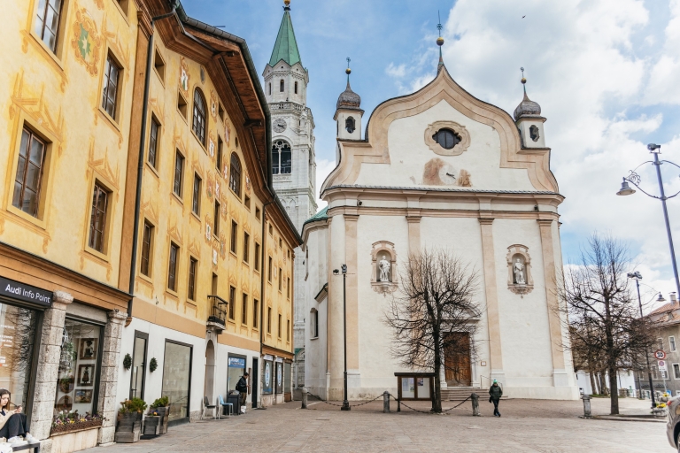 Cortina y Dolomitas: tour de día entero desde VeneciaExcursión privada de un día a Cortina y los Dolomitas desde Venecia