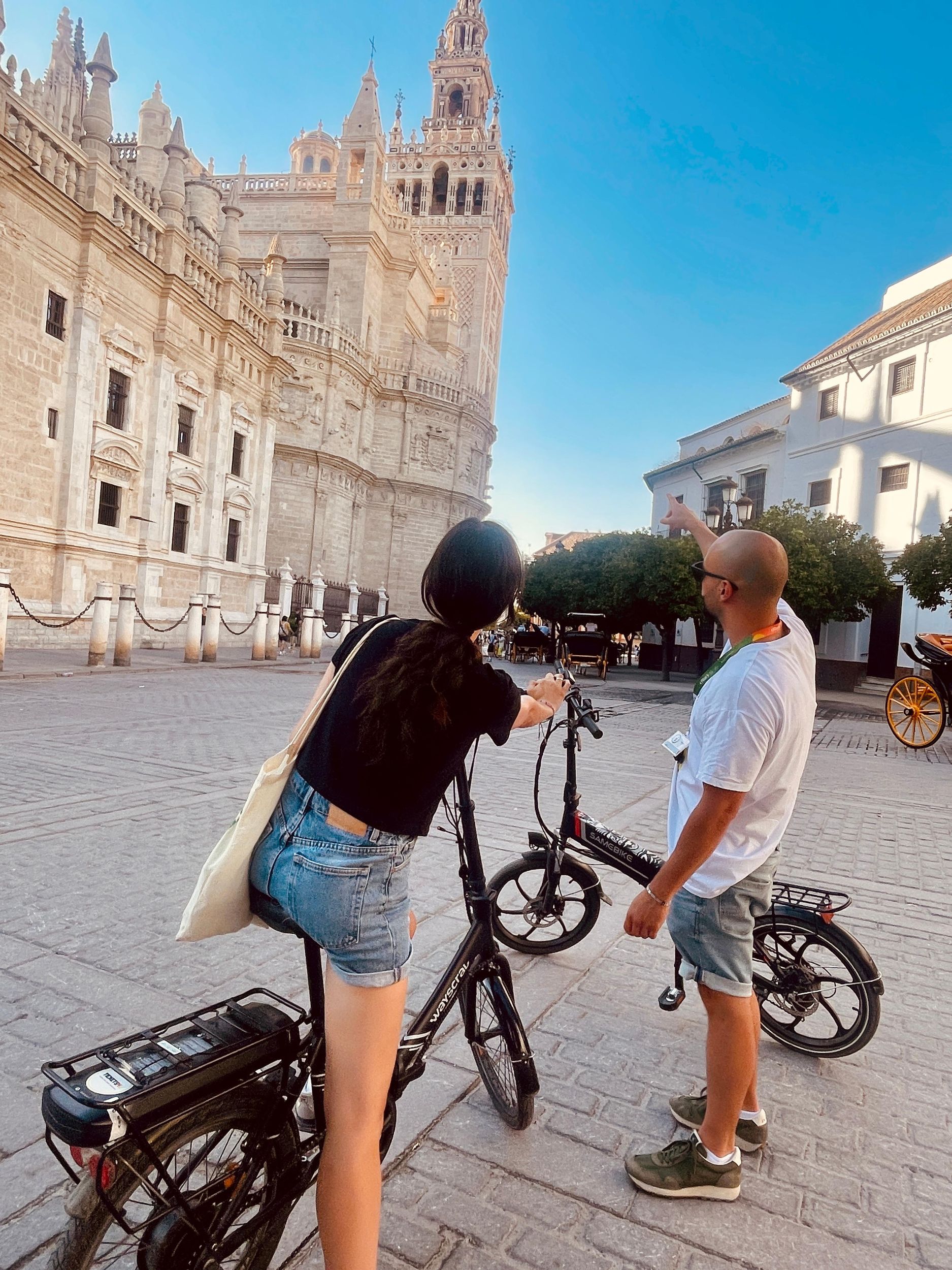 Sevilla: tour completo en bici eléctrica, tesoros ocultos y grupos pequeños