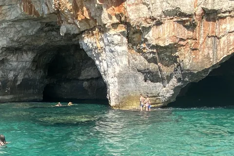 Leuca: Tour delle grotte 1h 30 min