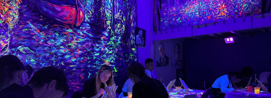 Lione : Pittura al neon nello studio di un artista - galleria