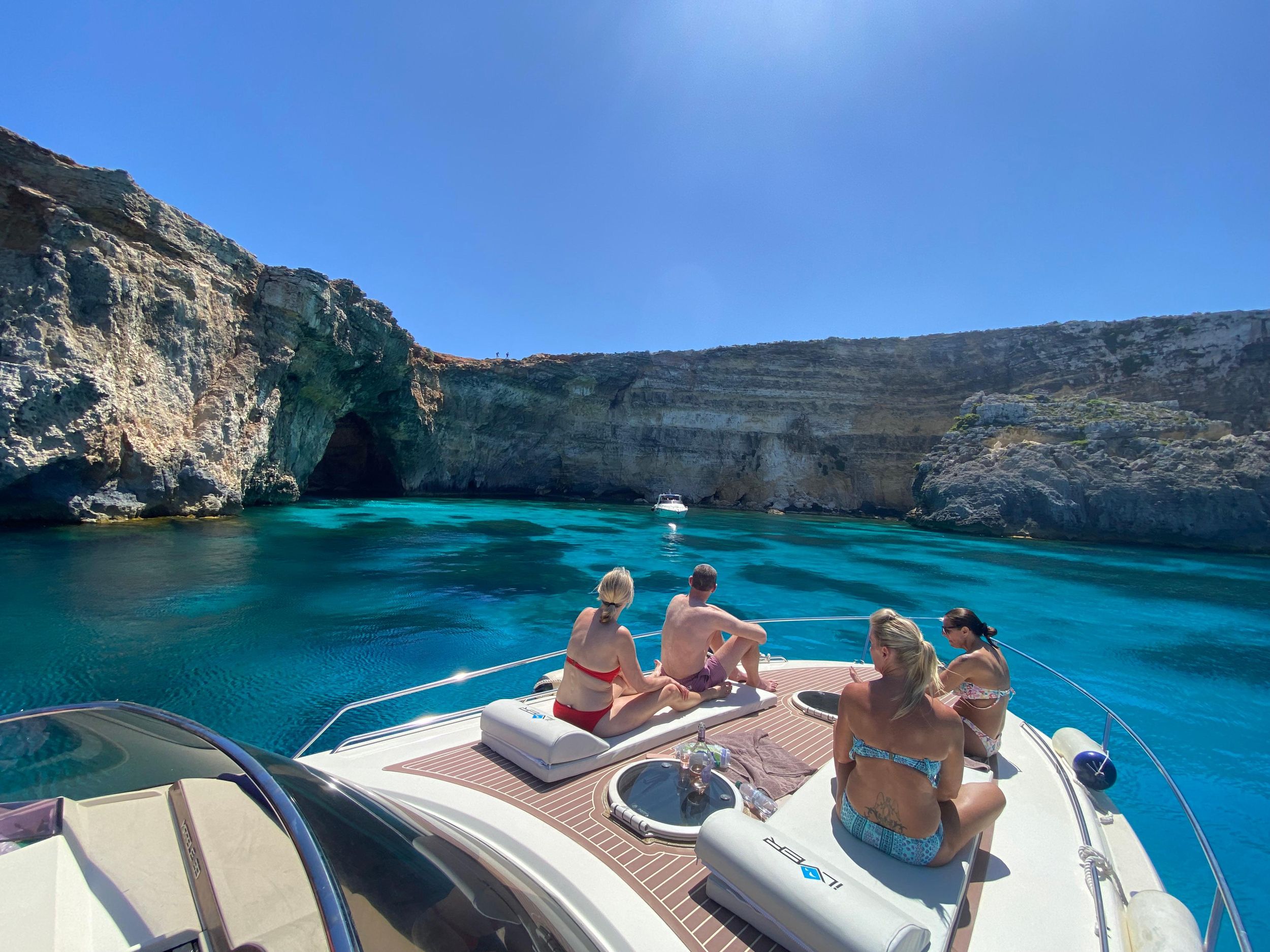 Ganztägiger privater Bootscharter in Malta & Comino