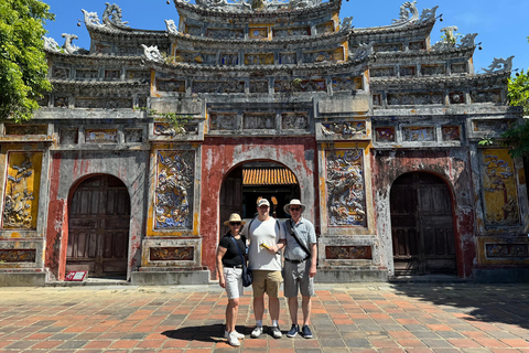 De Da Nang/Hoi An : Visite de luxe de la ville de Hué avec le col de Hai VanVisite avec droits d&#039;entrée