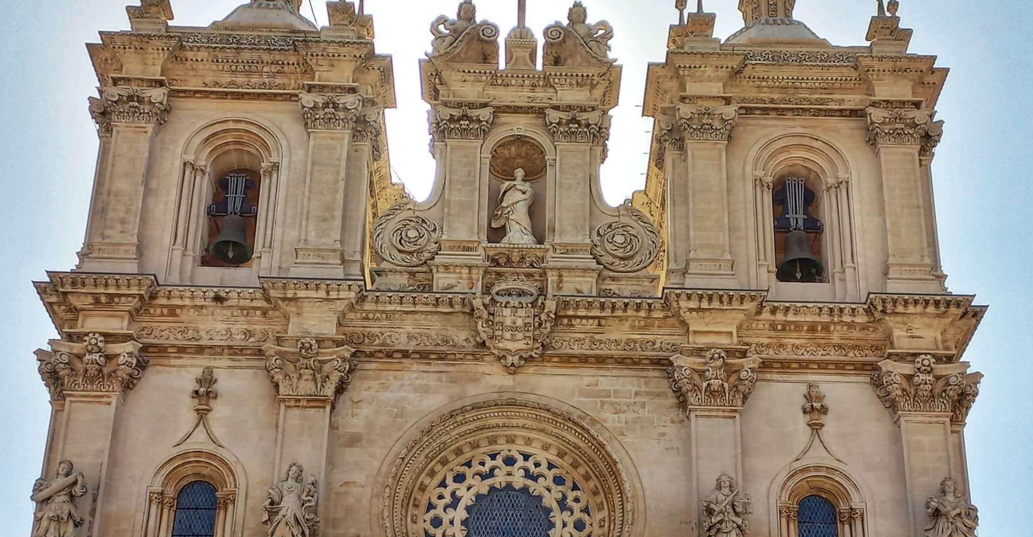 From Coimbra, UNESCO Priv. Tour - Tomar, Batalha & Alcobaça - Housity