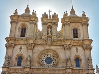 From Coimbra, UNESCO Priv. Tour - Tomar, Batalha & Alcobaça - Housity