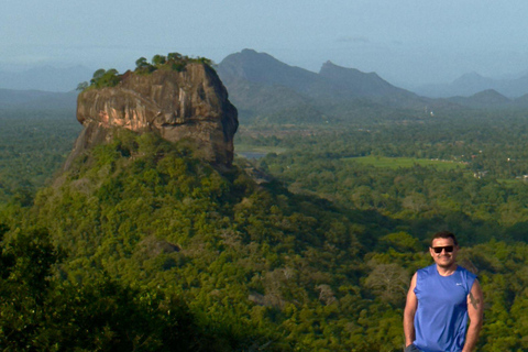 Sri Lanka: 6-Day Cultural & Coastal Adventure Tour