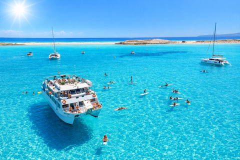Ibiza: Boat to Formentera with VIP bed, open bar, breakfast, lunch, dinner Full Experience with Sunset (in advance, phase 3)