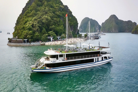 Hanoi: 5-Star Halong Bay Cruise with Lunch, Jacuzzi & Party