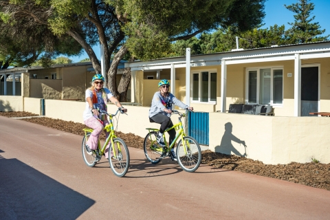Z Perth: całodniowa wycieczka rowerowa i promowa na wyspę RottnestWypożyczenie roweru i prom