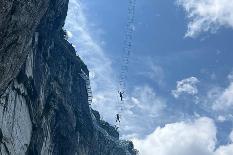 تشانغجياجيه: تلفريك جبل تشيشينغ ومنصة زجاجيةتشانغجياجيه: تلفريك جبل تشينغشينغ والمنصة الزجاجية