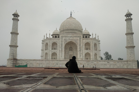 Agra: Taj Mahal Guided Tour with Photography & Rental Saree Taj Mahal Guided Tour without Entry Tickets & Rental Saree