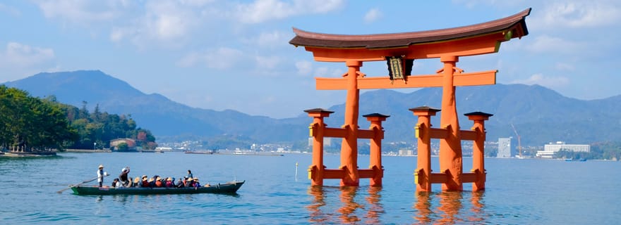 Hiroshima et Miyajima : visite en petits groupes de 2 sites UNESCO avec un guide de la région