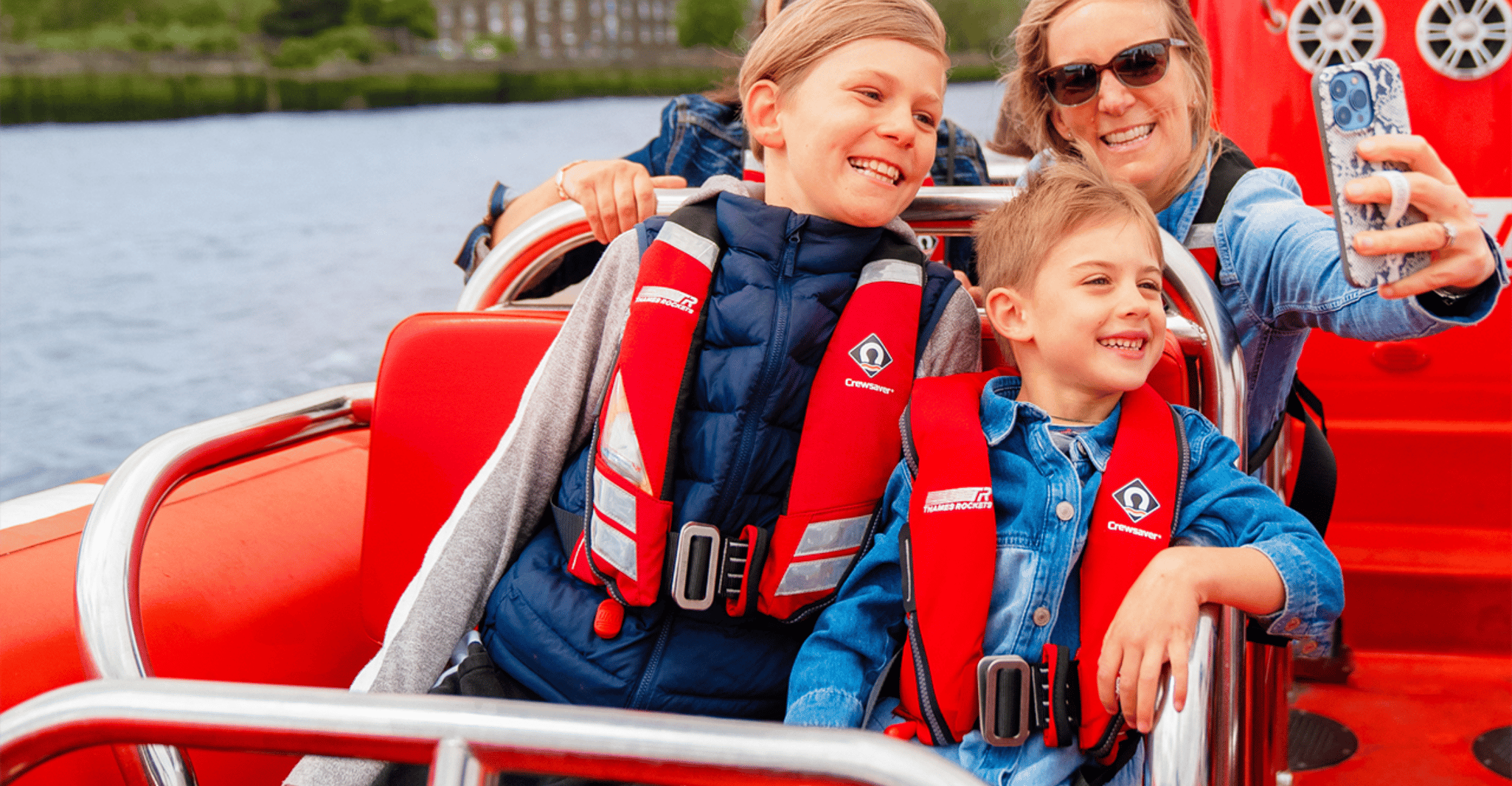 London: River Thames Speedboat Tour