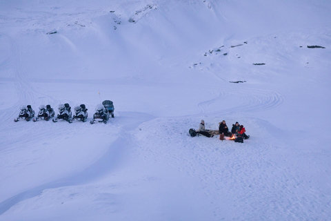 Abisko: Gran recorrido en motonieve por el interior del país con vistas al lago AbiskojaureAbisko Excursión en moto de nieve por el Gran Outback con el lago Abiskojaure