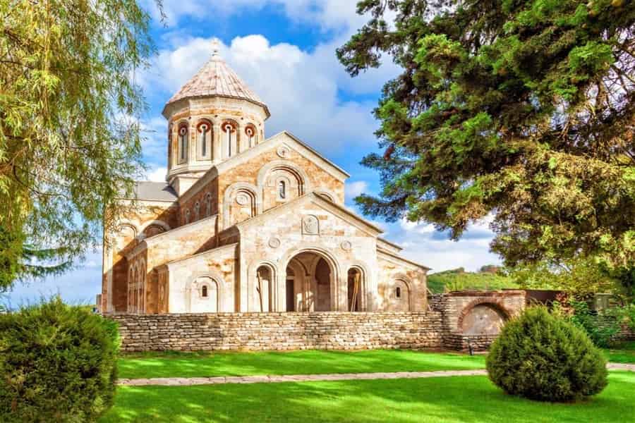 Ab Tiflis: Tagestour Bodbe, Sighnaghi und Telavi. Foto: GetYourGuide