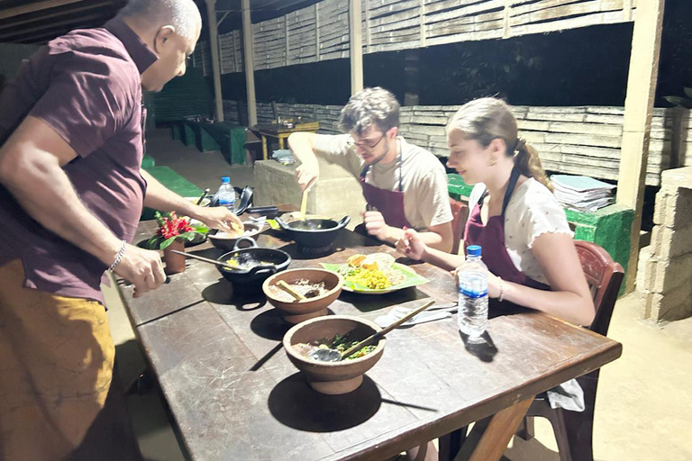 Kandy: Spice Garden Tour and Cooking Class