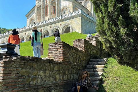 From Tbilisi: Kakheti Wine Tour with Bodbe & Sighnaghi