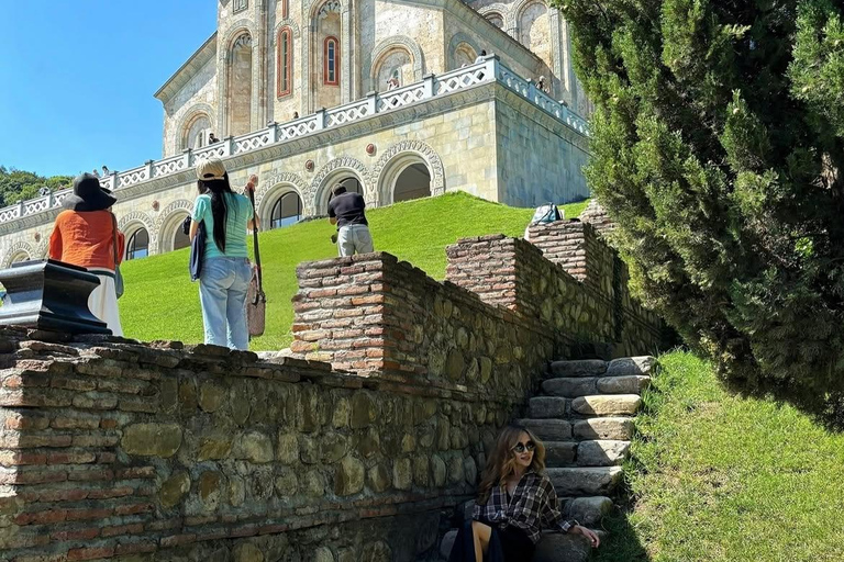 From Tbilisi: Kakheti Wine Tour with Bodbe & Sighnaghi