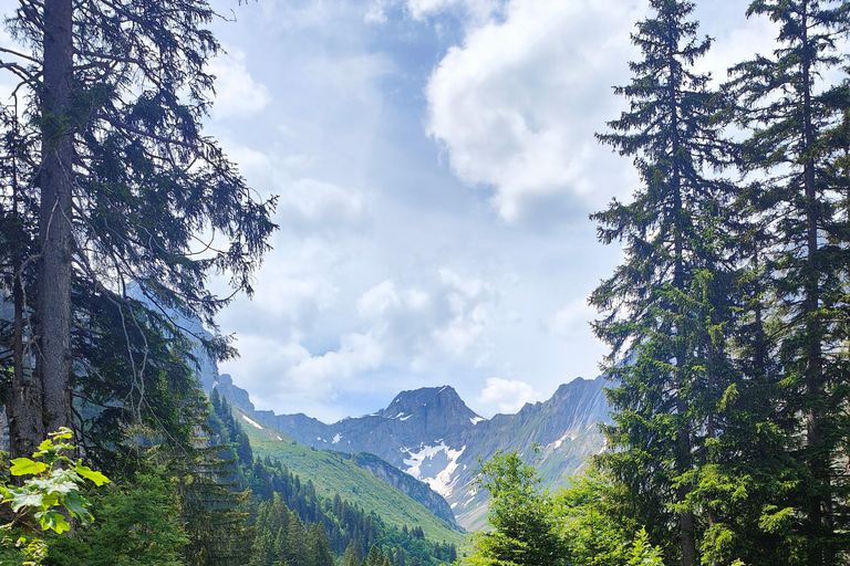 Zurich to the Swiss Alps: 3-Day Hiking Escape