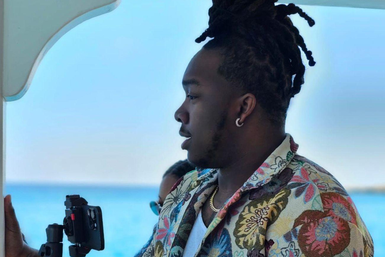 Protaras: Medusa Chill-Out Cruise to Blue Lagoon & Sea Caves