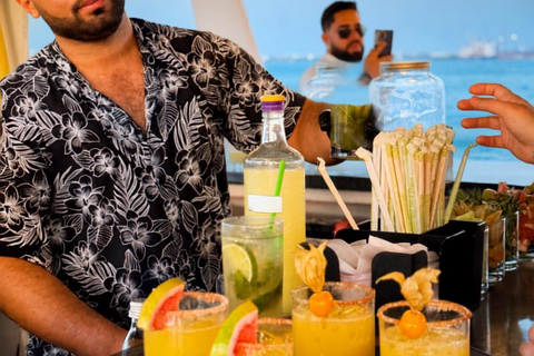 **Cartagena: Sunset Catamaran, Drinks & Night Party**