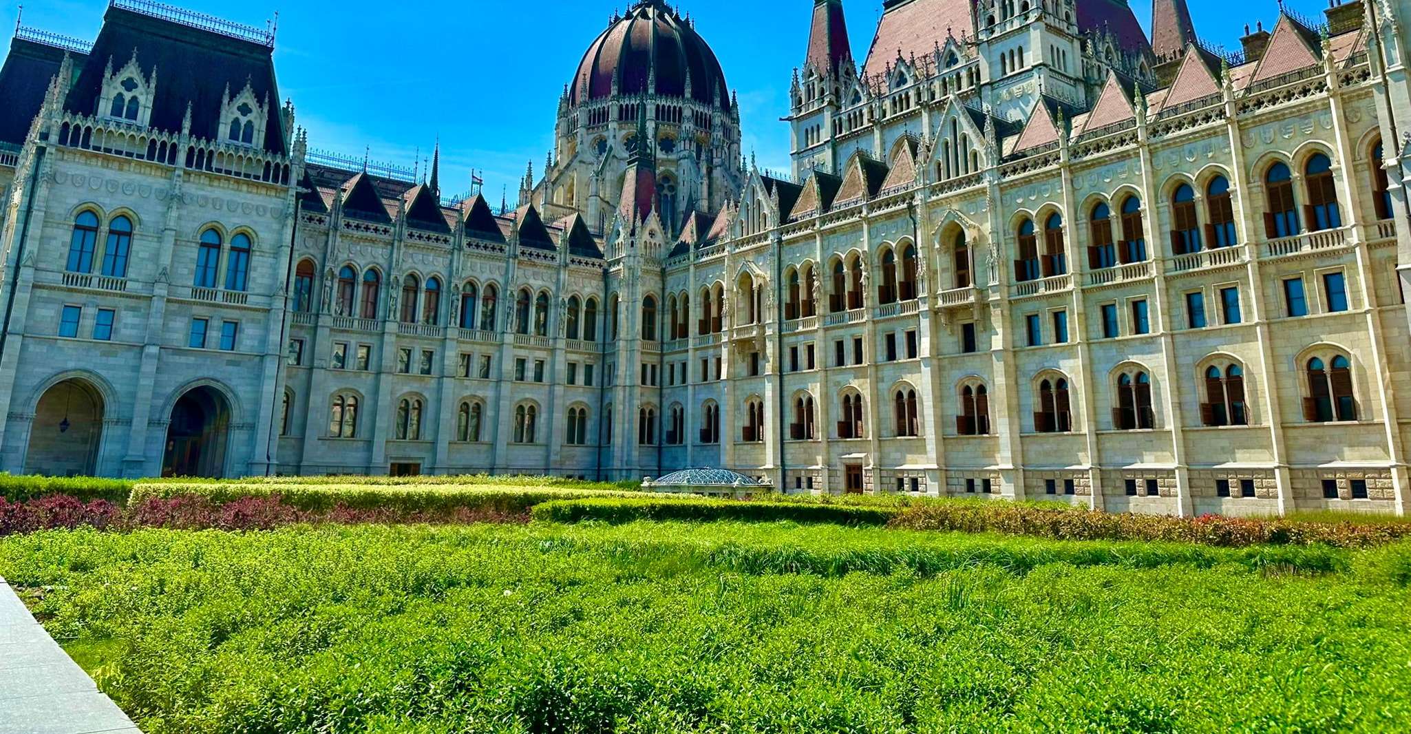Budapest: Parliament Building Entry Ticket and Audio Guide photo 4