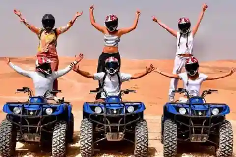 Marrakech: Quad del Desierto de Agafay, paseo en camello y cena con espectáculo