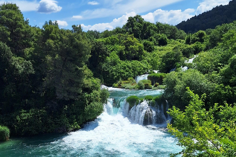 Tour privato delle cascate di Krka da Spalato con degustazione di vini e pranzoOpzione standard