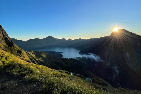 Monte Rinjani 2D/1N Borde del Cráter