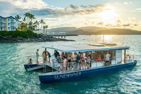Airlie Beach: 2-Hour Sunset Cruise with Sparkling Wine