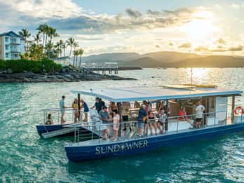 Airlie Beach: 2-stündige Sonnenuntergangs-Kreuzfahrt mit Sekt