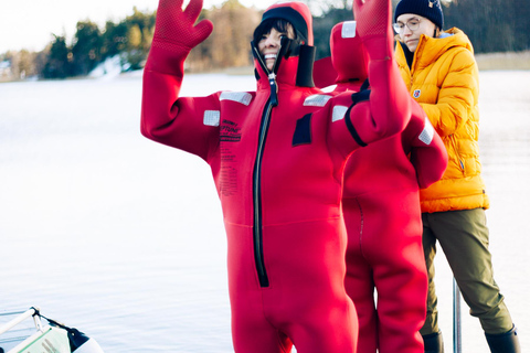 Stockholm: Vandring, utomhusmatlagning och kallvattenflytningPickup from Stockholm - drop-off Vaxholm