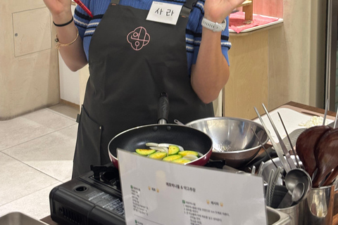 Busan: Market Tour, Cooking Class, and Games