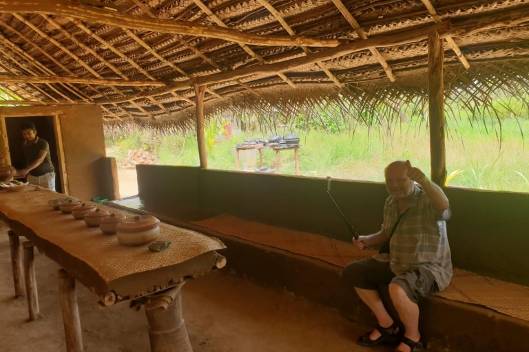 Vanuit Colombo: Pidurangala Rots en Minneriya Safari Dagtocht