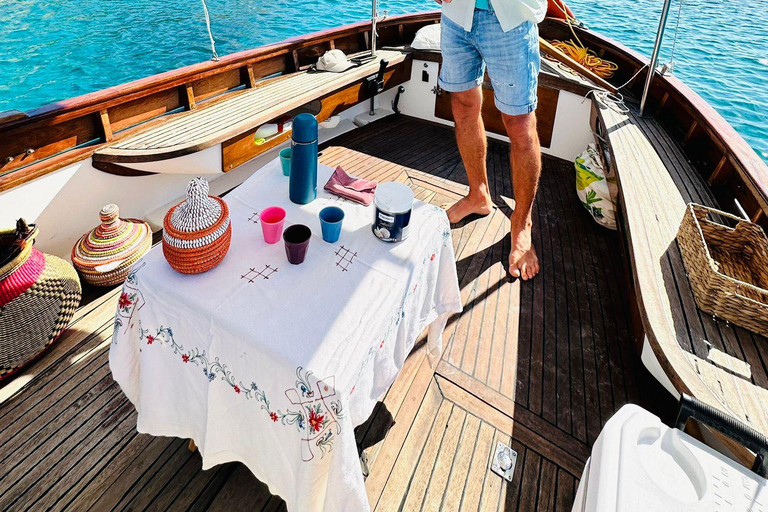 Porto San Paolo: Half Day Boat Tour to Tavolara and Molara