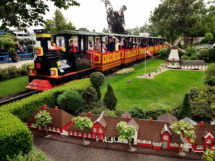 Billund 1 Tagesticket für das LEGOLAND® mit Zugang zu allen Fahrgeschäften GetYourGuide