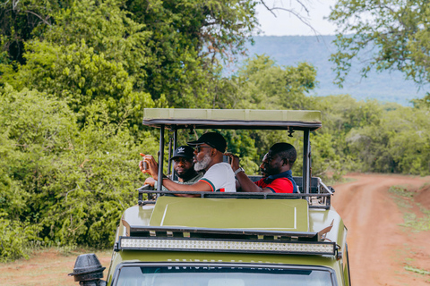 Kigali: Akagera National Park Safari with Boat Cruise