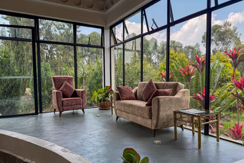 Musanze: Grotta Resort with swimming pool, jacuzzi, cave visit, Twins Lake Option 3 — Bigogwe Tour (in addition to options 1 and/or 2)