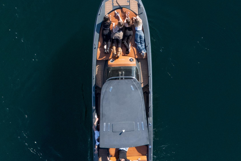 Bellagio & Varenna: Guided yacht tour to Varenna among iconic villas