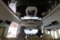 Contratación de minivan de chiang mai con conductor de habla inglesa - Housity
