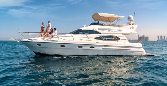 Dubai Yacht Tour - Boat Trip upto 12 guests Private event