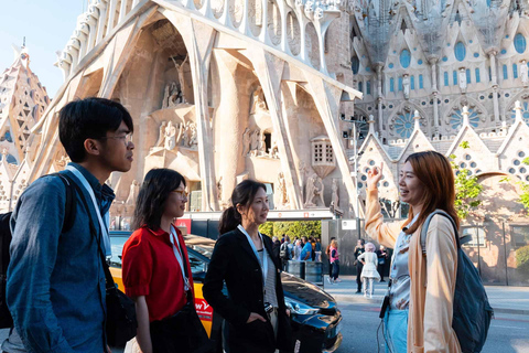 Entdecke die Sagrada Familia: Gaudís Entwürfe und Museumsausstellungen