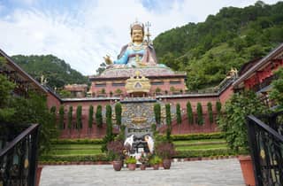 Kathmandu: Pharping-Kloster (Asura-Höhle & Yangleshö) Tour