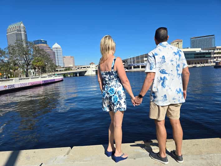 Tampa: Karaoke Golf Cart City Tour with Scenic Photo Stops