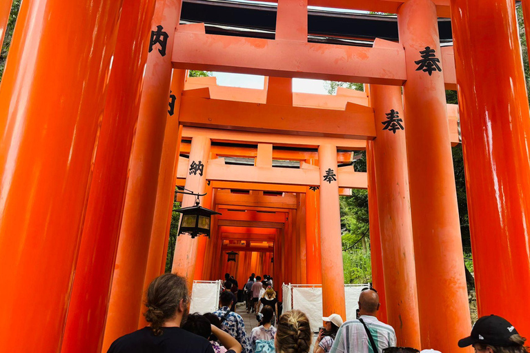 KYOTO OCH NARA DAGSUTFLYKT MED UPPHÄMTNING OCH AVLÄMNING