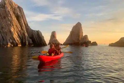 Portonovo: Sunrise Canoe Tour with Breakfast