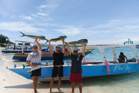 Lombok: Private Sunrise Fishing Trip BBQ Lunch on Gili Meno