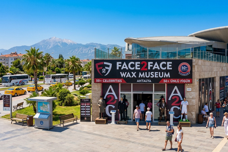 Side/Belek/Alanya: The Land of Legends Night Show Transfer Aquarium+Wax Museum & Legends Night Show Transfer+Dinner